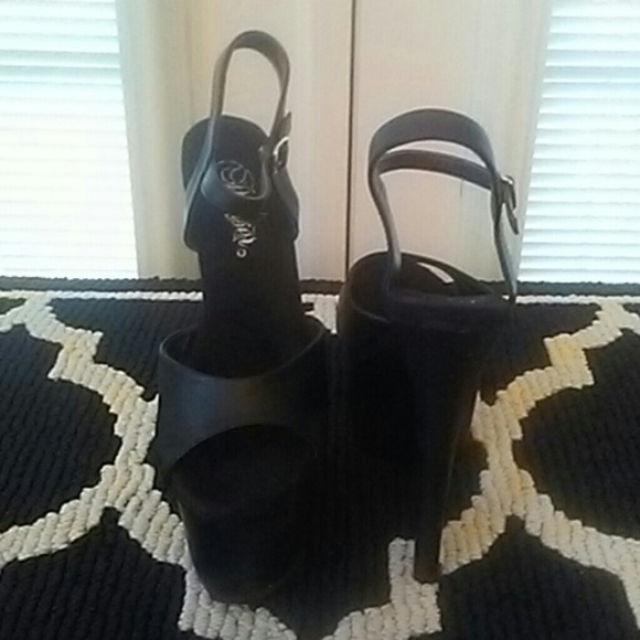 Pleaser Sky platform heels - Picture 7 of 8